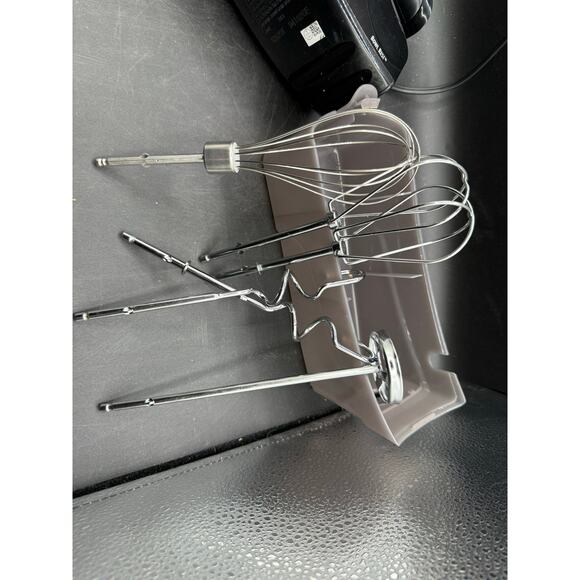 Hamilton Beach- Electric Hand Mixer - Picture 3 of 6